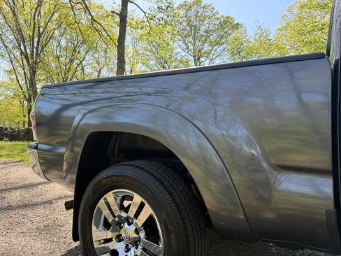 Used 2012 Toyota Tacoma PreRunner w/ SR5 Pkg image 15