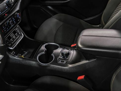 Used 2020 GMC Terrain SLE w/ Driver Convenience Package FWD image 24