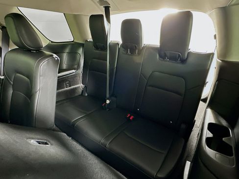 Used 2025 Nissan Pathfinder SL image 29