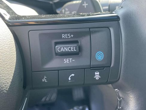 Used 2024 Nissan Pathfinder SL w/ SL Premium Package image 23