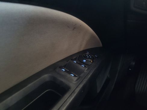 Used 2017 Ford Fusion S FWD image 27