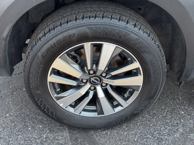 Used 2025 Nissan Pathfinder SL AWD/4WD image 12