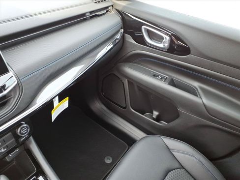 New 2026 Jeep Compass Latitude AWD/4WD image 34