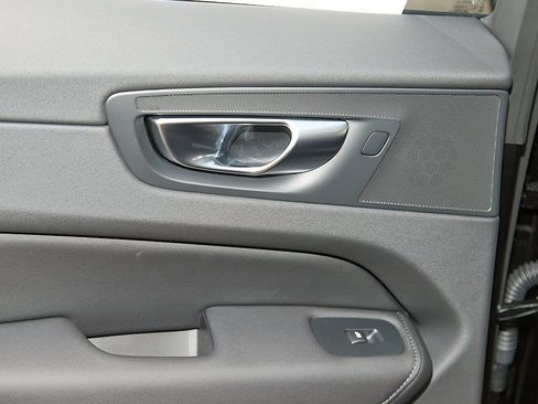 New 2026 Volvo XC60 B5 Plus w/ Protection Package Premier image 18