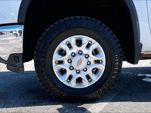 Used 2025 Chevrolet Silverado 2500 LT AWD/4WD image 35