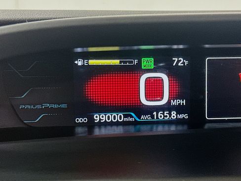 Used 2019 Toyota Prius Prime Premium image 18