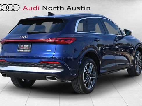 Certified 2025 Audi Q5 Premium w/ Convenience Package image 3