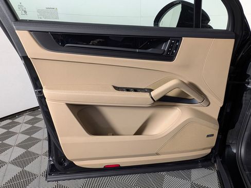 New 2026 Porsche Cayenne GTS image 25