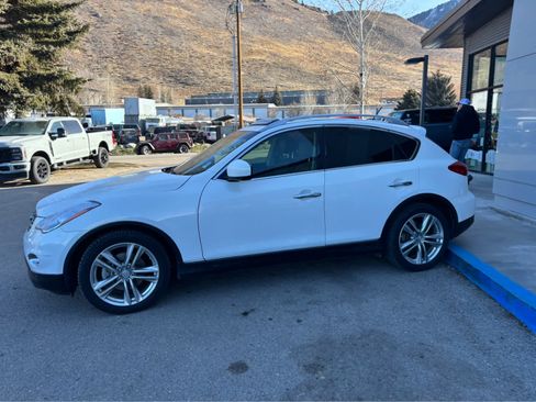 Used 2015 INFINITI QX50 Journey w/ Premium Package image 10