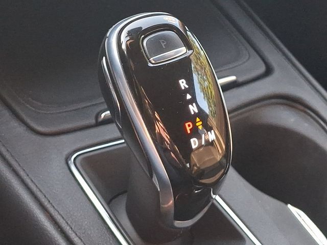 Used 2021 Cadillac XT4 Luxury w/ Cold Weather Package AWD/4WD image 14