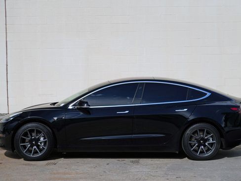 Used 2018 Tesla Model 3 Long Range RWD image 46