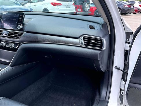 Used 2022 Honda Accord Touring image 17