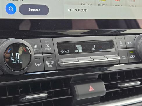 Used 2025 Toyota Grand Highlander AWD Hybrid image 22