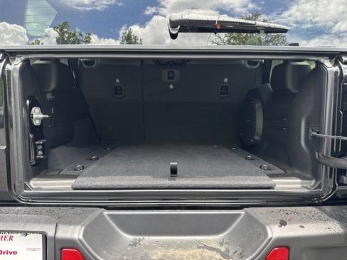 New 2026 Jeep Wrangler Unlimited Rubicon AWD/4WD image 18