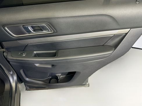 Used 2019 Ford Explorer XLT w/ Equipment Group 201A FWD image 32