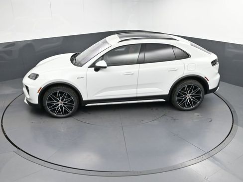 New 2024 Porsche Macan 4 Electric AWD/4WD image 33