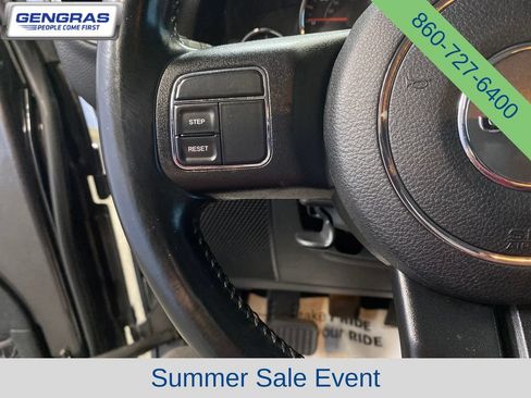 Used 2017 Jeep Wrangler Unlimited Rubicon AWD/4WD image 18