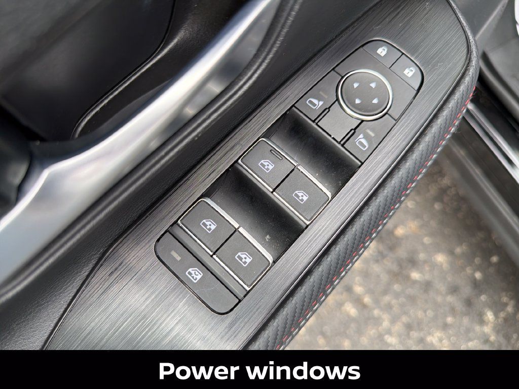 Certified 2026 Nissan Kicks SR FWD image 14