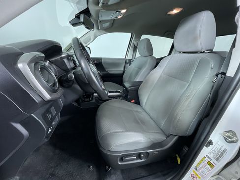 Used 2020 Toyota Tacoma SR5 image 15