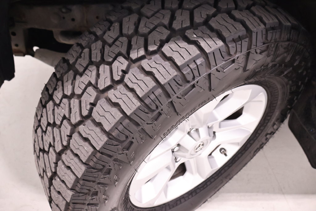 Used 2016 Toyota 4Runner SR5 AWD/4WD image 37