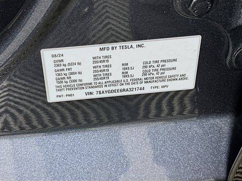 Used 2024 Tesla Model Y Long Range image 12