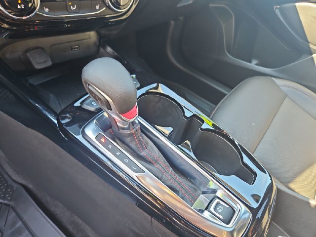 Used 2025 Chevrolet Trax RS w/ Sunroof Package FWD image 25