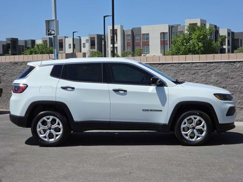 Used 2025 Jeep Compass Sport AWD/4WD image 10