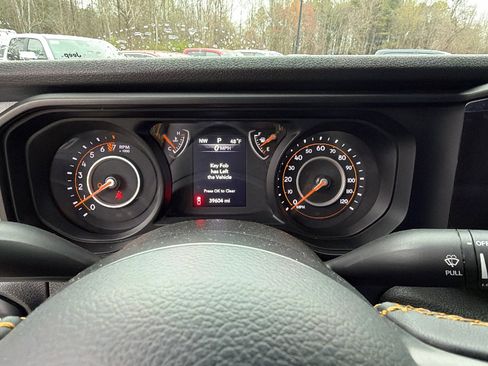 Used 2024 Jeep Gladiator Sport image 29