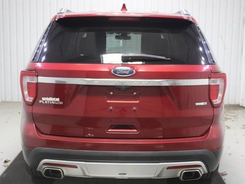 Used 2017 Ford Explorer Platinum image 5