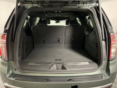 Used 2023 Chevrolet Suburban Premier image 11