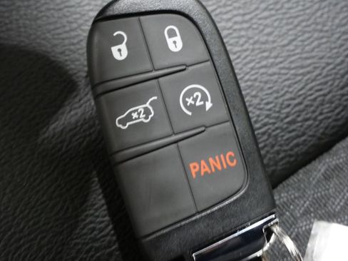 New 2026 Jeep Compass Latitude image 28