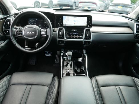 Certified 2023 Kia Sorento SX Prestige AWD/4WD image 10