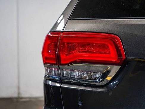 Used 2015 Jeep Grand Cherokee Laredo w/ Quick Order Package 23E image 11