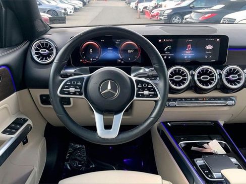 Used 2020 Mercedes-Benz GLB 250 4MATIC image 4