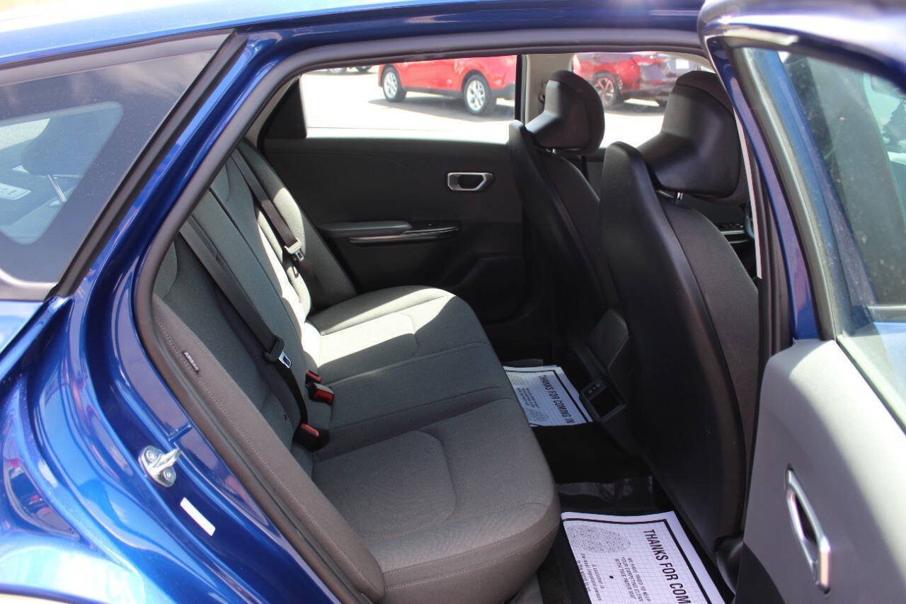 Used 2025 Kia K4 FWD image 11