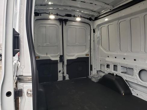 Used 2025 Ford Transit 250 148 Medium Roof Extended AWD image 18
