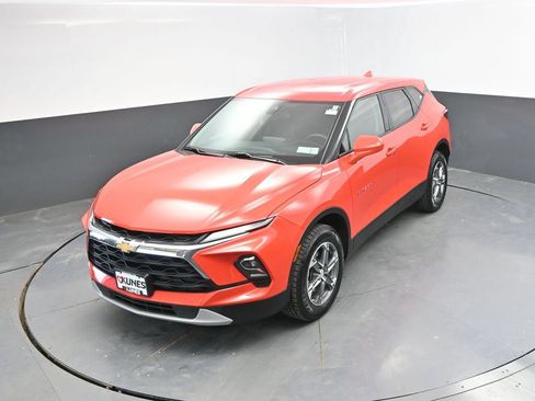 Used 2025 Chevrolet Blazer LT FWD image 25