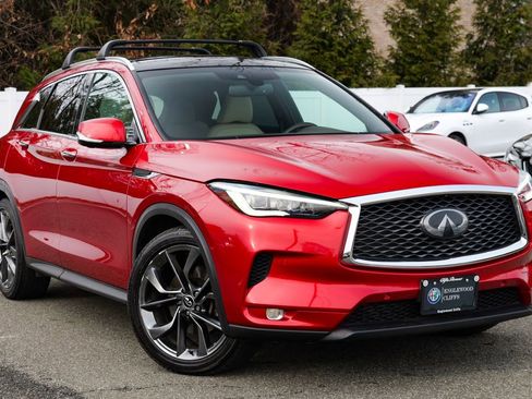 Used 2019 INFINITI QX50 Essential w/ Sensory Package image 1