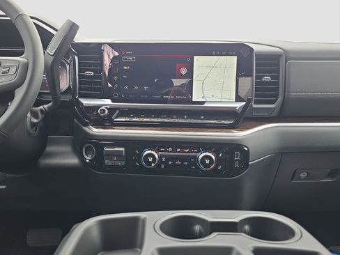New 2026 GMC Sierra 1500 SLE w/ Preferred Package AWD/4WD image 14