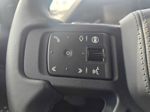 Used 2025 Land Rover Defender 110 AWD/4WD image 34