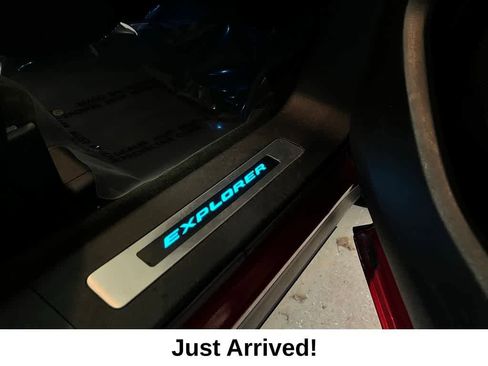 Used 2016 Ford Explorer Platinum image 58