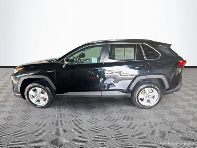 Used 2020 Toyota RAV4 XLE w/ Convenience Package AWD/4WD image 4