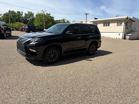 Used 2022 Lexus GX 460 Premium w/ Premium Package AWD/4WD image 3