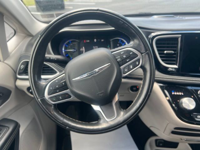 Used 2022 Chrysler Pacifica Touring-L w/ Uconnect Theater Family Group FWD image 22