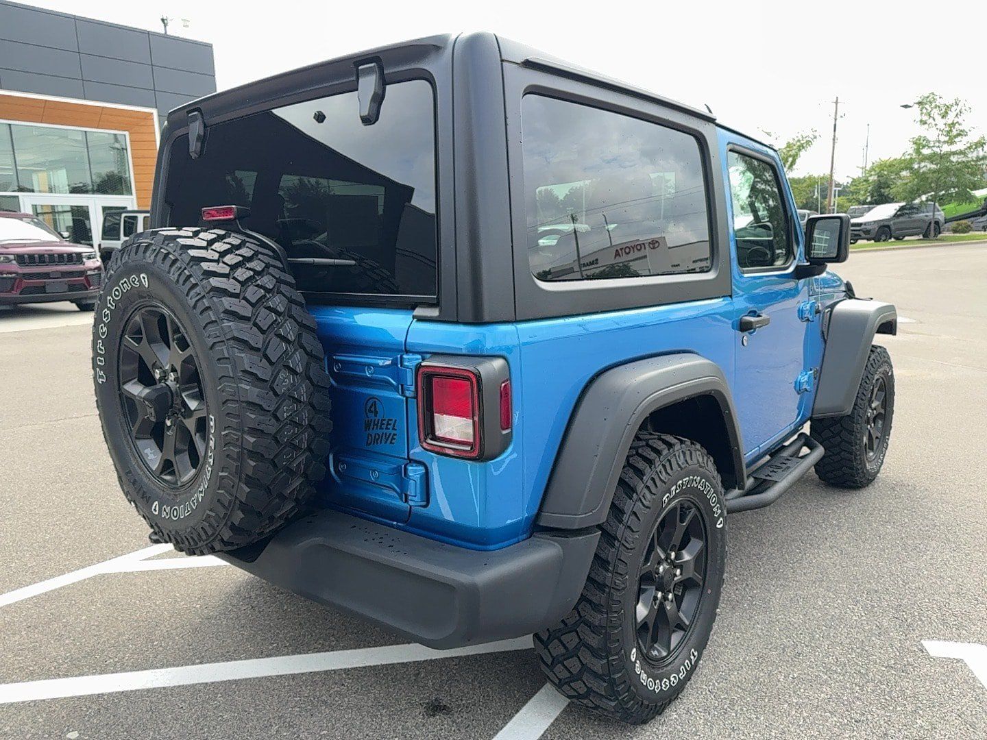 Used 2022 Jeep Wrangler Sport AWD/4WD image 7