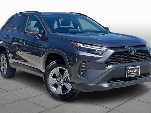 Used 2025 Toyota RAV4 XLE image 3