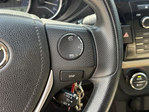 Used 2016 Toyota Corolla LE FWD image 17