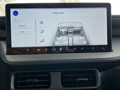 New 2026 Ford Maverick Lariat w/ Black Appearance Package image 32