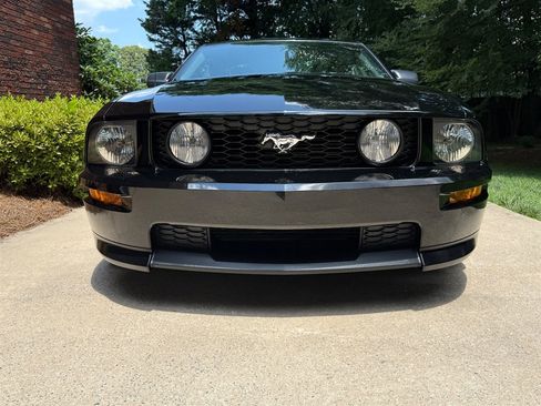 Used 2007 Ford Mustang GT RWD image 9