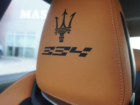 Used 2024 Maserati Ghibli Trofeo image 25